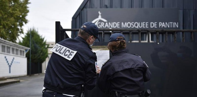 Mendagri Tutup Masjid Yang Tayangkan Video Ajakan Penyerangan Guru Prancis Yang Tewas Dipenggal