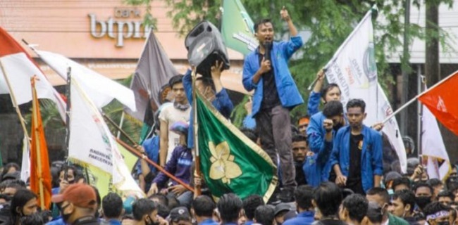 Kecewa Pengesahan UU Ciptaker, Mahasiswa Tuntut Anggota DPR Asal Aceh Minta Maaf