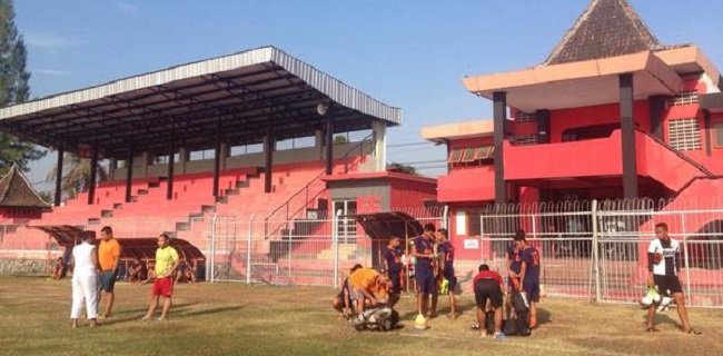 Harapan Penggila Bola Ngawi Terhadap Ony-Antok: Bangun Stadion Baru Berstandar FIFA