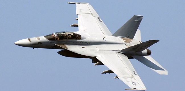 Jet Tempur Super Hornet Jatuh Dan Terbakar Di California, Pilot Selamat