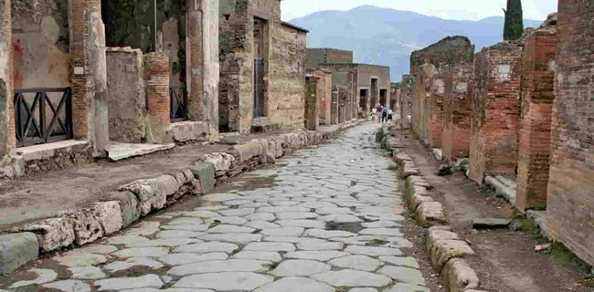 Dihantui Kutukan Yang Membuatnya Sial, Turis Asal Kanada Kembalikan Artefak Kuno Kota Pompeii