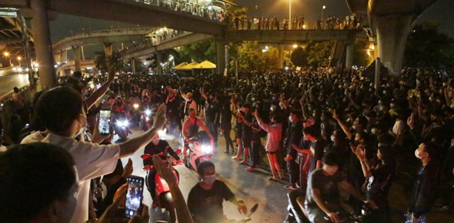 Unjuk Rasa Gulingkan Pemerintah Menyebar Di Seluruh Thailand: Prayut, Keluarlah!
