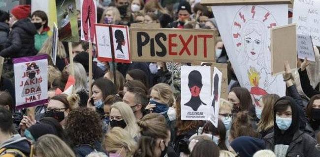Diguncang Demo Besar, Presiden Polandia Akhirnya Bergabung Dan Satu Suara Dengan Para Pengunjuk Rasa Soal Aborsi