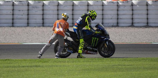 Motornya Mogok Saat Balapan, Rossi Mengaku Masalahnya Bukan Mesin