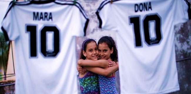 Mara Dan Dona Putri Kembar Asal Argentina Yang Lahir Dari Bukti Cinta Penggemar Berat Diego Maradona