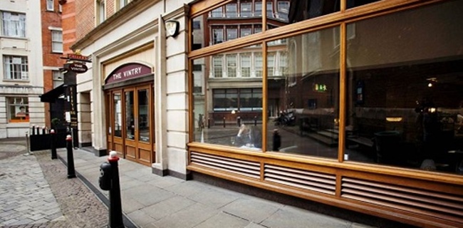 Pub Dan Restoran Inggris Terancam Tutup Permanen Akibat Penguncian Covid-19