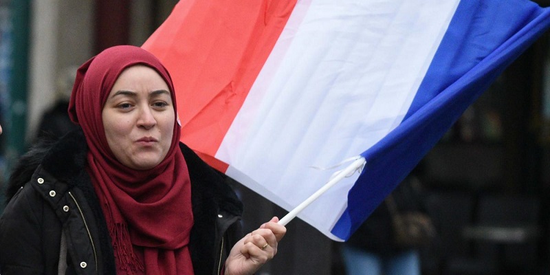 Survei: Lebih Dari Setengah Keturunan Arab Di Prancis Merasa Dikucilkan