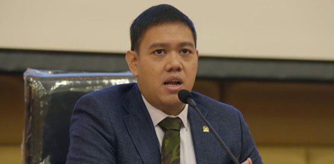 Komisi I DPR: Masih Sesuai Tupoksi, Perintah Pangdam Jaya Turunkan Baliho HRS Tidak Salah