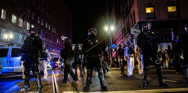 Rumah Komisaris Portland Dirusak Setelah Pemungutan Suara Untuk Pemotongan Anggaran Kepolisian
