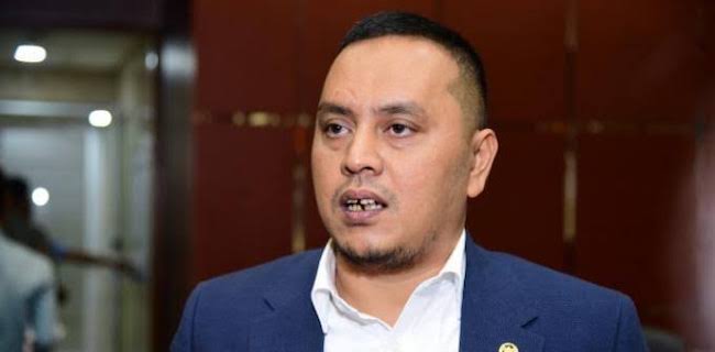 Baliho Habib Rizieq Dicopot TNI, Willy Aditya: Itu Domain Aparat Keamanan, Bukan Pertahanan