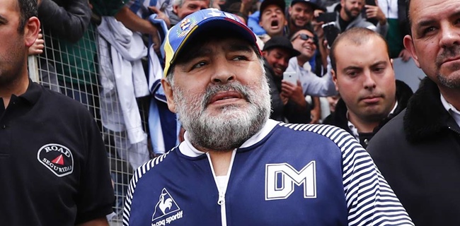 Kesehatan Terganggu, Bintang Legendaris Argentina Diego Maradona Dirawat Di Rumah Sakit