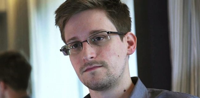 Buronan Amerika Edward Snowden Ajukan Kewarganegaraan Ganda Pada Rusia