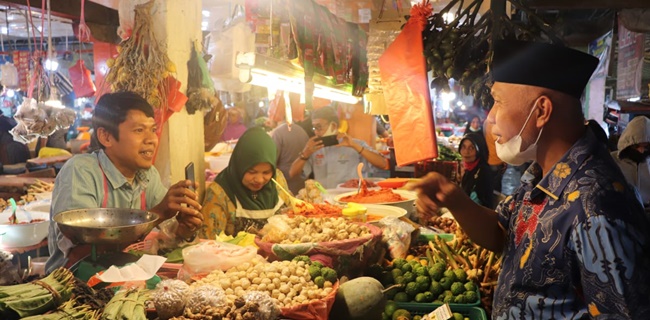 Dekat Dengan Rakyat, Mahyeldi-Audy Disokong Dukungan Pedagang Pasar Nagari Padang Luar