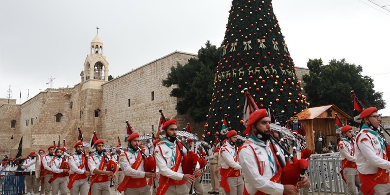 Parade Marching Band Palestina Meriahkan Acara Perayaan Natal Di Betlehem