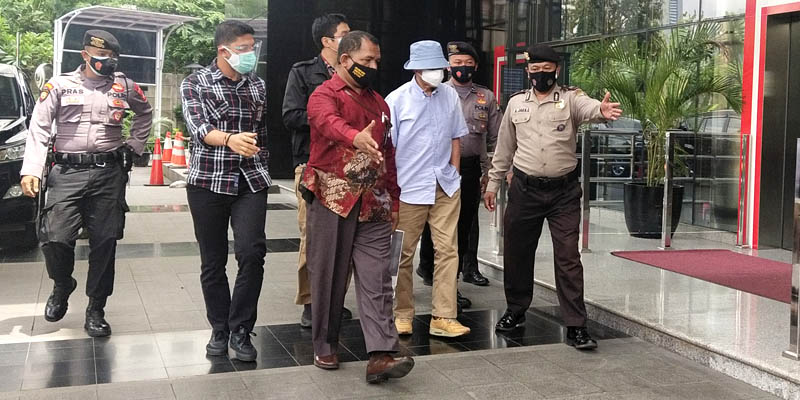 Eks Direktur Garuda Indonesia Dijemput Paksa Di Rumahnya Karena Mangkir Dari Panggilan