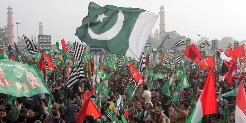 Aliansi Partai Oposisi Pakistan Kerahkan Puluhan Ribu Massa Untuk Tuntut Pengunduran Diri PM Imran Khan