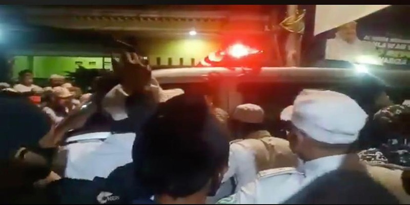 Jenazah Laskar FPI Tiba Di Petamburan, Seruan Takbir Menggema