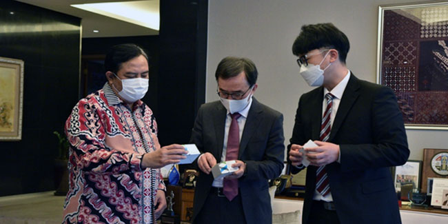 Bantu Indonesia, Perusahaan Korsel Kirim 200 Diagnostic Kit Covid-19
