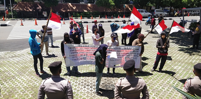 Demonstran Desak KPK Periksa Politisi Gerindra Dan Golkar Pemilik PT MKS Terkait Ekspor Benih Lobster