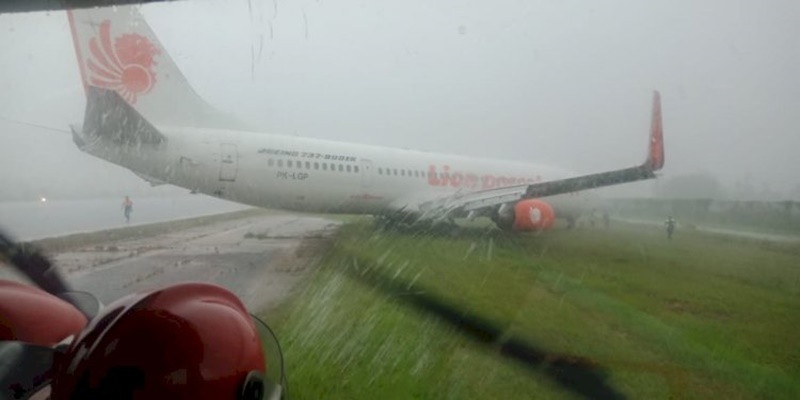 Hujan Deras, Lion Air JT-173 Tergelincir Saat Mendarat Di Bandara Radin Inten II