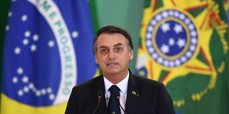 Ragukan Vaksin, Bolsonaro: Jika Berubah Jadi Buaya Atau Manusia Super, Itu Masalah Anda