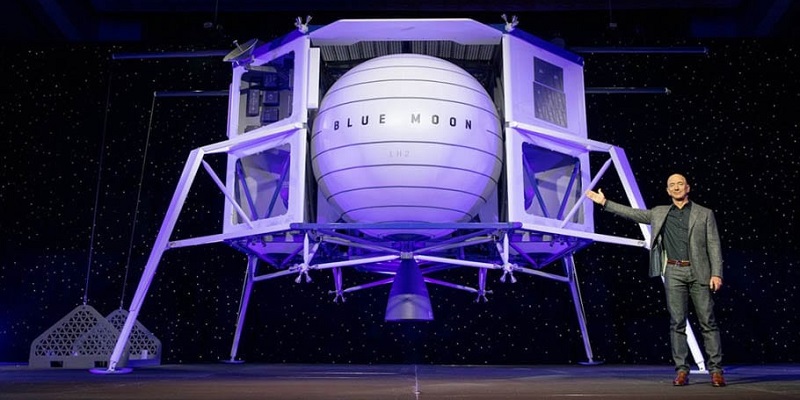 Jeff Bezos Percaya Diri, Blue Origin Miliknya Akan Bawa Perempuan Pertama Ke Bulan