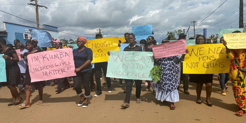 Peringati Hari HAM Sedunia, Ratusan Warga Kamerun Turun Ke Jalan Tuntut Diakhirinya Kekerasan dan Terorisme
