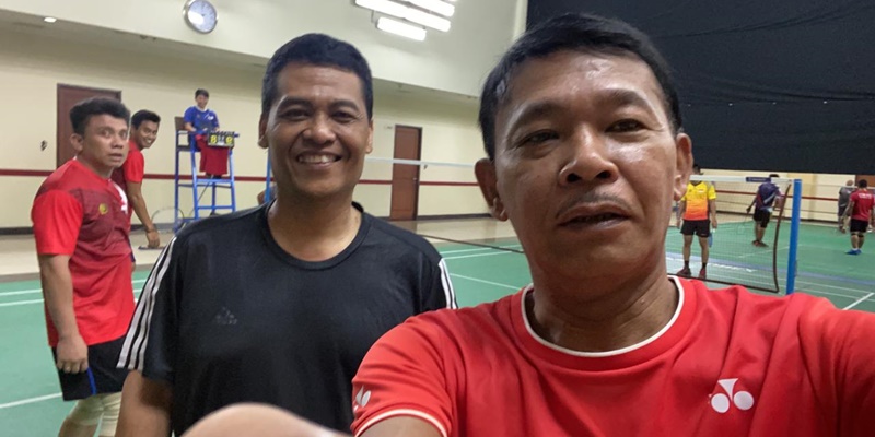 Dikabarkan Covid-19, Kapolri Sehat Lagi Olahraga Badminton