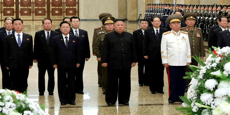 Kim Jong Un Kunjungi Istana Matahari Kumsusan Pada Peringatan 9 Tahun Wafatnya Kim Jong II