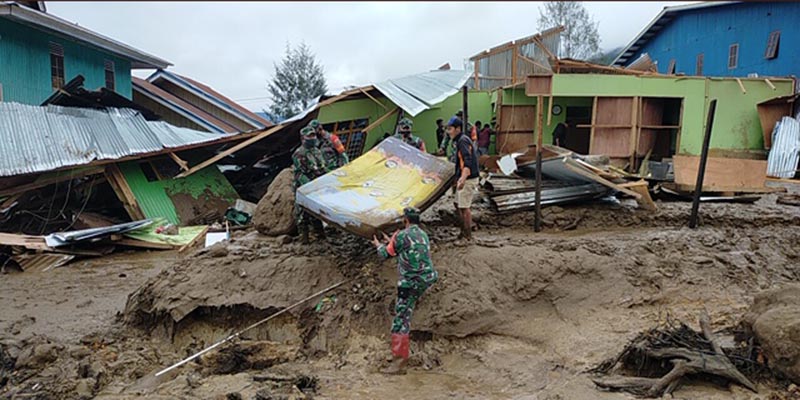 Banjir Bandang Paniai, Prajurit TNI Diinstruksikan Turun Membantu Masyarakat