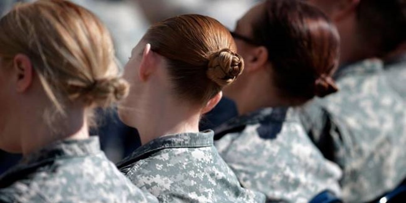 Gebrakan Baru, Pentagon Ijinkan Tentara Wanita Memanjangkan Rambut Dan Bersolek