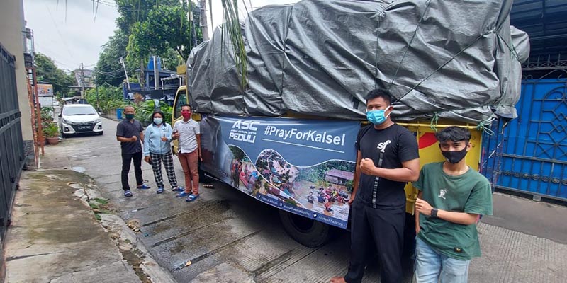 Melalui ASC Peduli, Ahmad Sahroni Serahkan Bantuan Untuk Korban Banjir Di Kalimantan Selatan