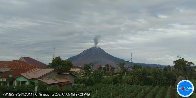 Gunung Sinabung Erupsi, Warga Dilarang Beraktivitas Radius 5 KM