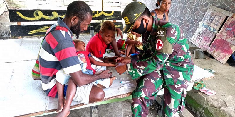 Miris, Dua Anak Papua Berobat Di Pos Satgas Perbatasan Papua Nugini Tanpa Peralatan Medis Memadai