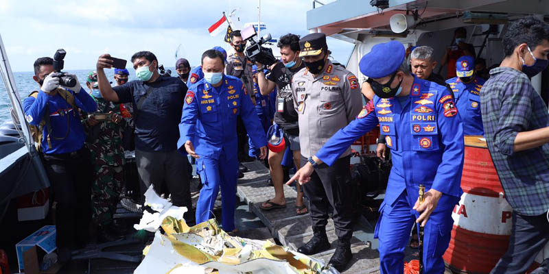Kabarhakam Cek Langsung Pencarian Korban Jatuhnya Pesawat Sriwijaya SJ-182