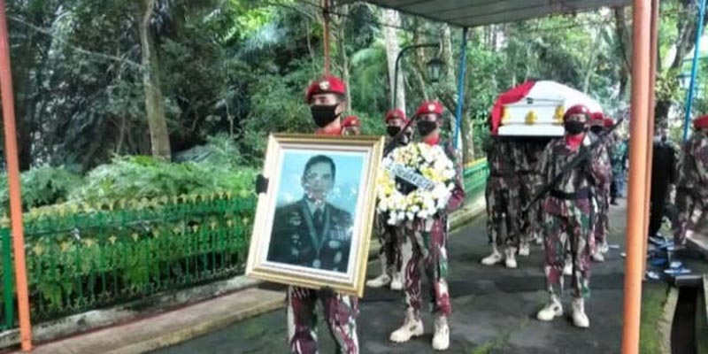 Pemakaman Wismoyo Arismunandar Dilaksanakan Secara Militer