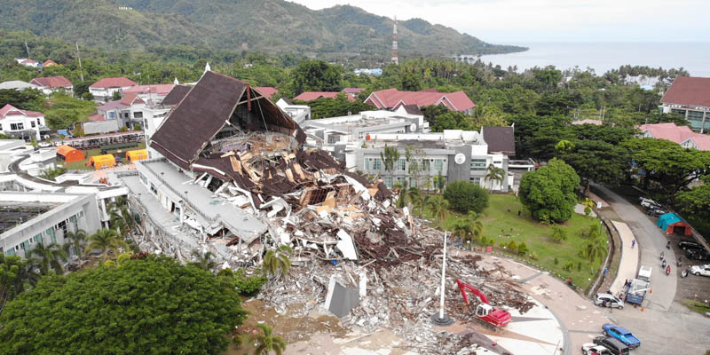BNPB Kejar Waktu Bagikan Bantuan Logistik Ke Korban Terdampak Gempa Sulbar