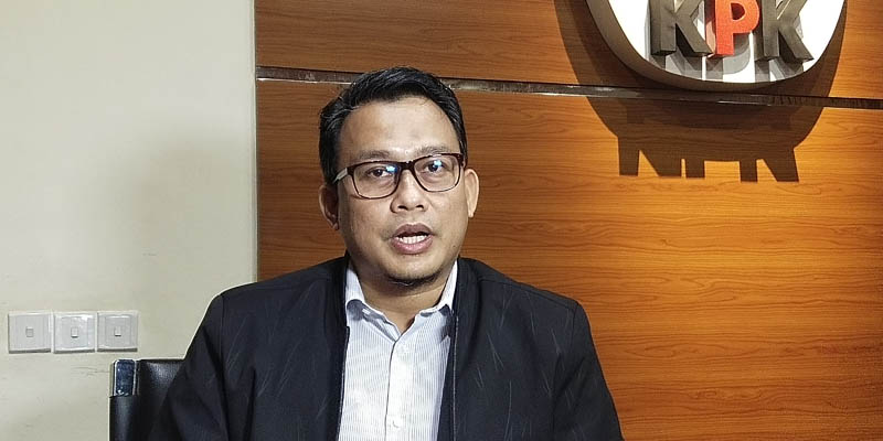 Nihil Barbuk Di Toko Nusantara, KPK Lanjutkan Geledah Rumah Dinas Walikota Dewanti Rumpoko