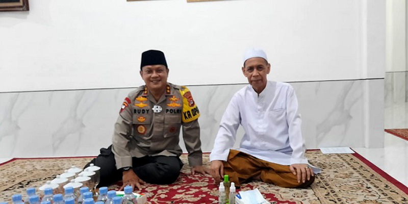Sowan Sesepuh, Kapolda Banten Sambangi KH Tubagus Ahmad Syadzili Wase