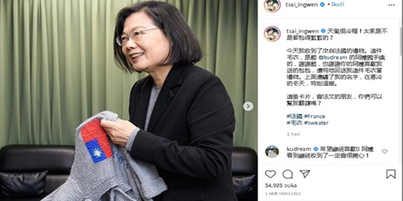 Musim Dingin Tiba, Presiden Taiwan Tsai Ing-wen  Dapat Hadiah Sweater Rajut Dari Seorang Nenek Di Prancis
