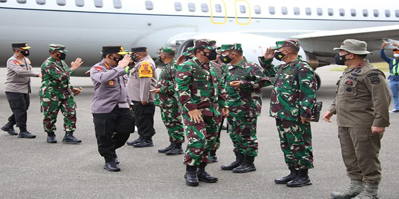 Panglima TNI Dan Kapolri Bakar Semangat Satgas Nemangkawi Papua