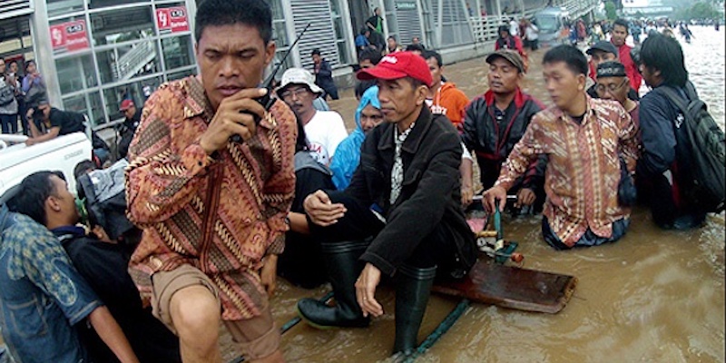 Gubernur Bisa Bilang, Banjir Lebih Mudah Diatasi Jika Jadi Presiden