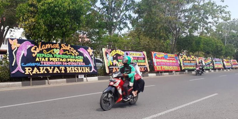 Aceh Jadi Provinsi Termiskin Se-Sumatera, Kantor Gubernur Dipenuhi Karangan Bunga