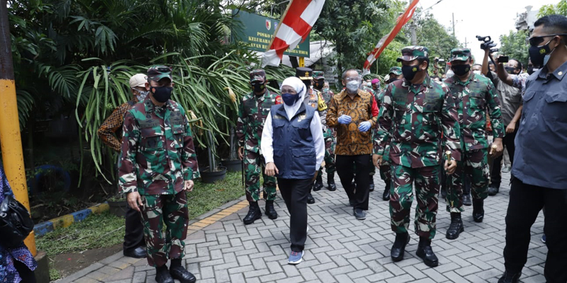 Panglima TNI Cek Langsung Pelaksanaan PPKM Skala Mikro Di Surabaya