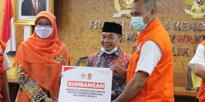 PKS Salurkan Bantuan Bencana Hasil Potong Gaji Anggota Dewan, Nilainya Capai Rp 1 M