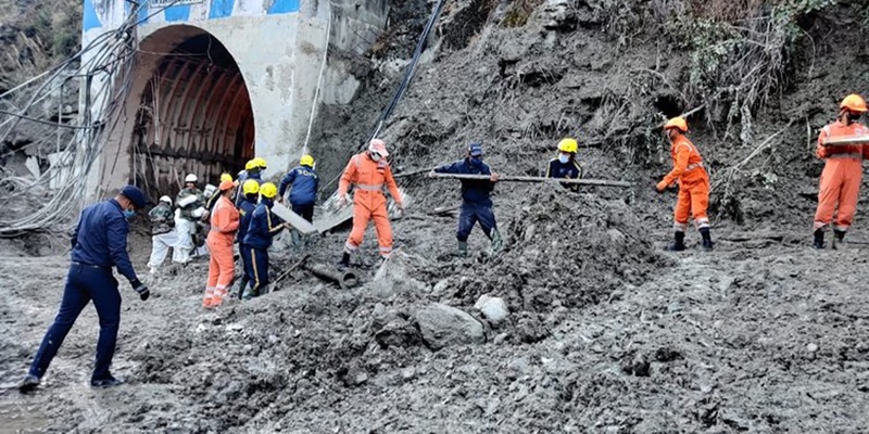 Gletser India, Tim Penyelamat Fokuskan Pencarian 37 Pekerja Yang Terjebak Di Terowongan
