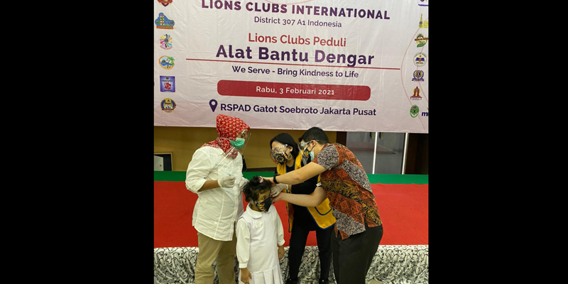 Bersama RSPAD Gatot Subroto, Lions Club Indonesia Bagikan Alat Bantu Dengar Kepada Pasien