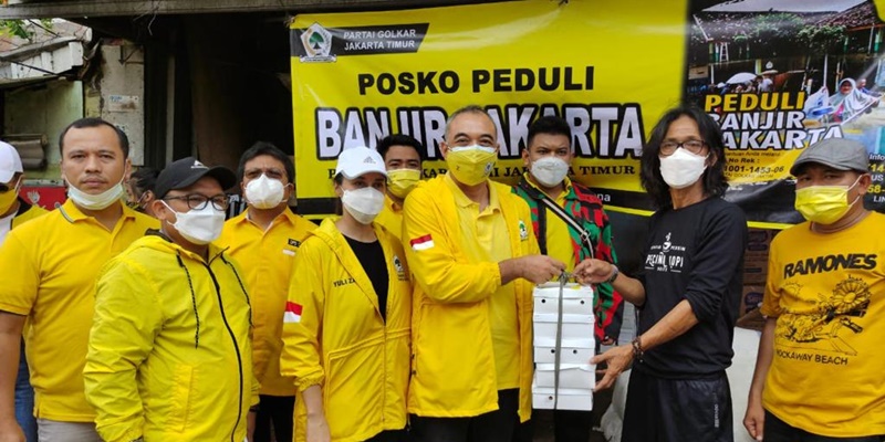 Sikapi Banjir, Golkar DKI Salurkan Bantuan Untuk Pengungsi