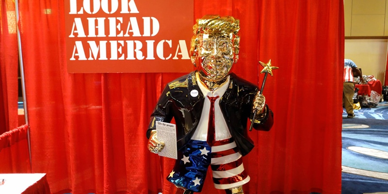 Patung Emas Donald Trump, Tanda Sang Mantan Presiden Yang Tetap Dipuja Dan Dielukan
