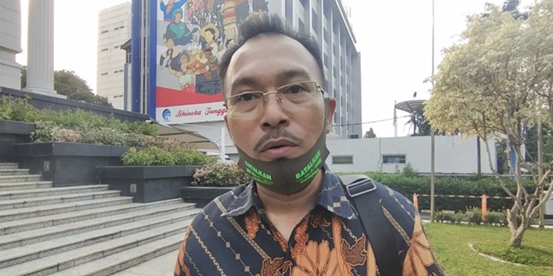 Khawatir Barang Bukti Hilang, Iwan Sumule Desak KPK Tangkap Herman Hery
